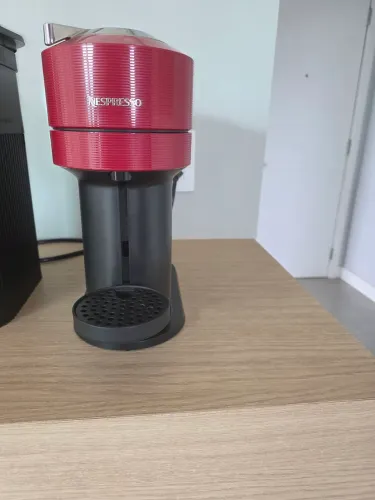 Cafeteira nespresso Vertuo Next + 20 capsulas