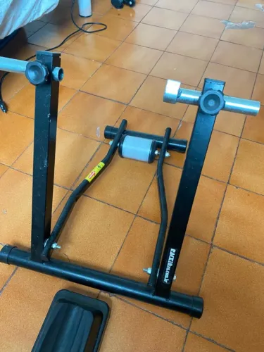 Rolo de Treino Bike Rack Bikes + Calço Roda Dianteira (Transforma em Ergométrica/Spinning)