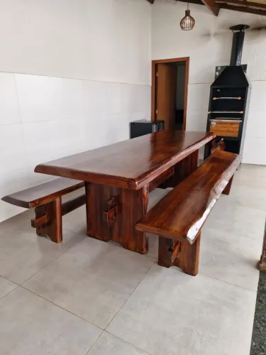 Mesa Rústica de madeira maçica
