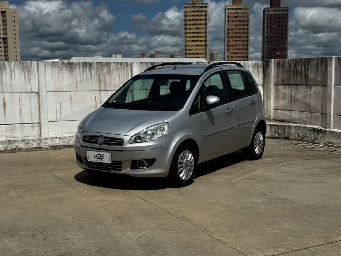 Fiat Idea Essence 1.6 Flex 16V 5P 2012