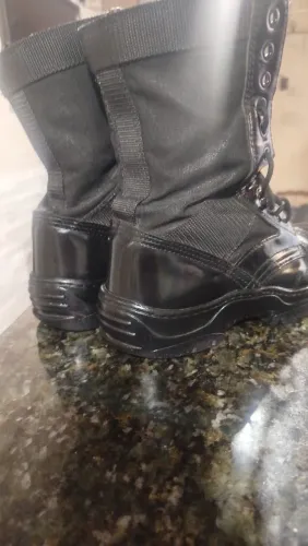 Coturno militar 