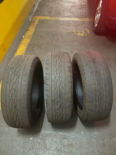 Vendo Pneus 225/60 R17 Continental
