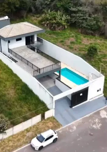 3 dorm (1 suíte closet e hidro) - 3 vagas - piscina - Serras de Atibaia II