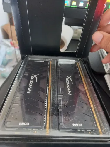 HYPERX PREDATO DDR4 (2X8GB) 4000MHZ