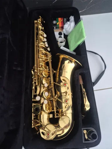 Saxofone Alto Jupiter JAS-767GL Made In Taiwan