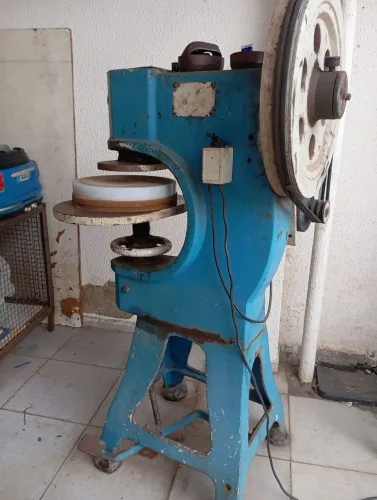 Balancim de corte de solados para calçados e outros