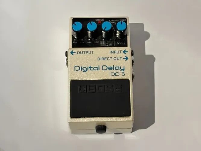 Pedal Boss DD-3 Digital Delay - Único Dono (Com Caixa e Manual)