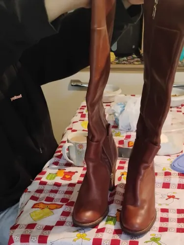 Vendo ou troco por mega hair liso a Bota tem pouco uso da marca joge Bischoff