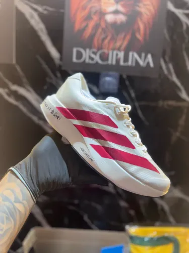 Tênis Adizero 
