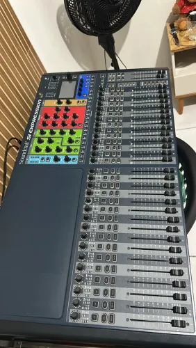 Mesa digital soundcrafit si expression 3