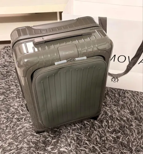Mala Rimowa Cabin 