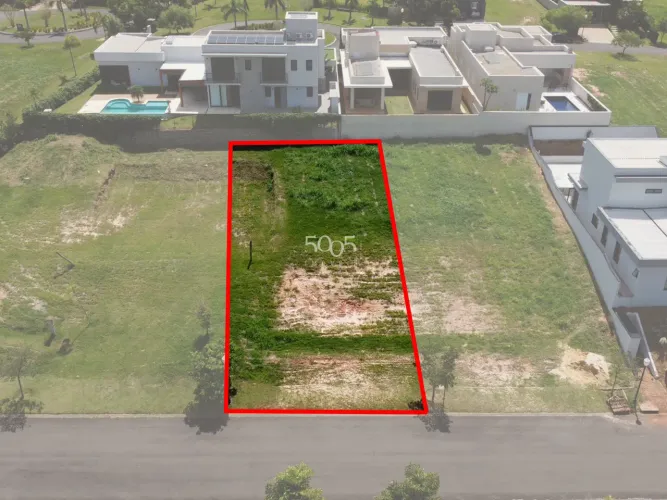 Terreno à venda no condomínio Villas do Golf, com 503m² de área útil. Excelente lote com ó