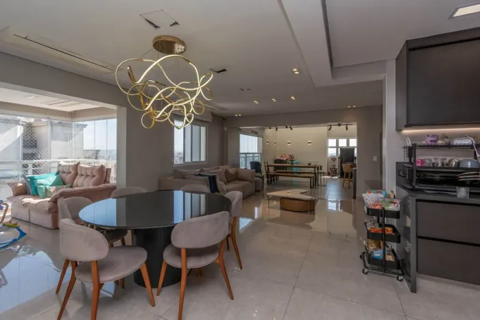 Apartamento à venda com 240m², 4 quartos e 4 vagas