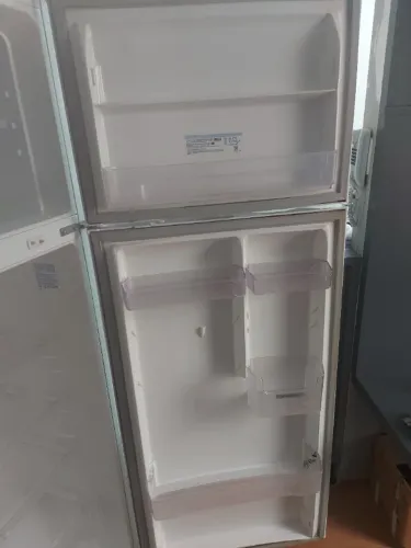 Vendo geladeira electrolux com defeito 