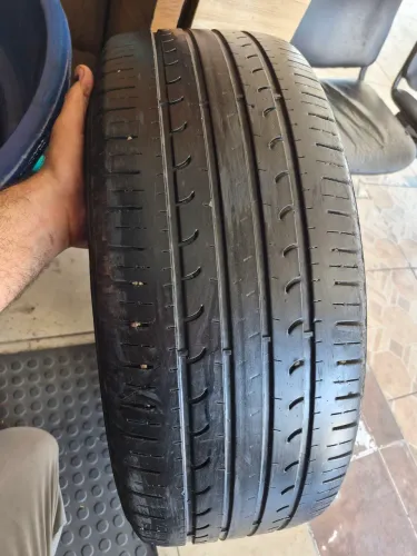Um pneu 215/50/17 Goodyear meia vida não reaberto para hrv é outros (220 em 2× no ct