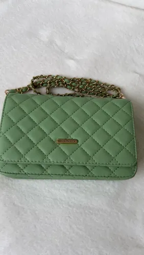 Bolsa transversal verde-claro matelassê