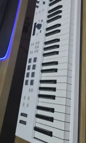 Controlador arturia essencial 88