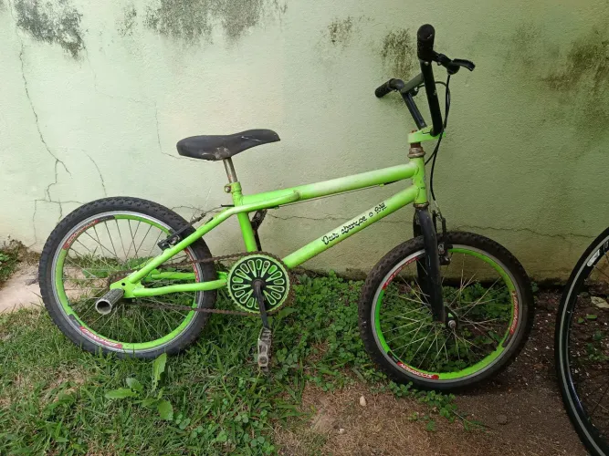 Bicicleta aro 20 BMX, manobra ou criança.