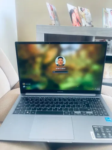 Notebook Samsung Galaxy Book4 Intel Core i3 8GB RAM SSD 256GB 15,6" Full HD Windows 11 NP7