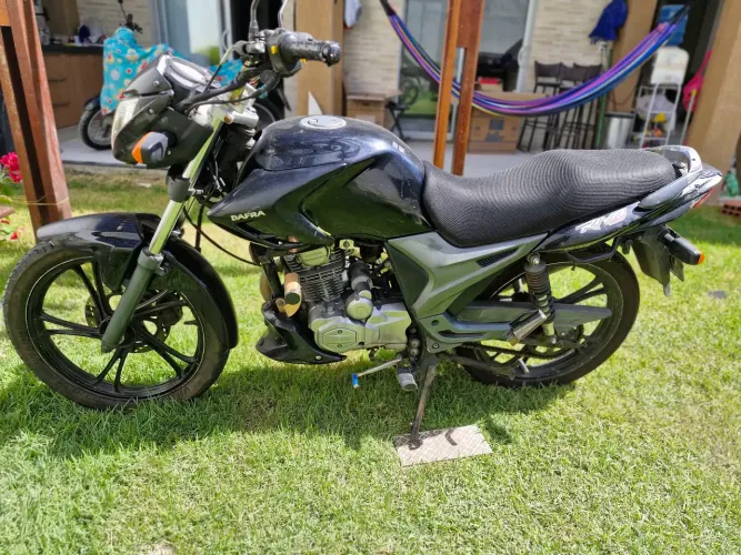 Vendo moto Dafra Riva 150cc preta