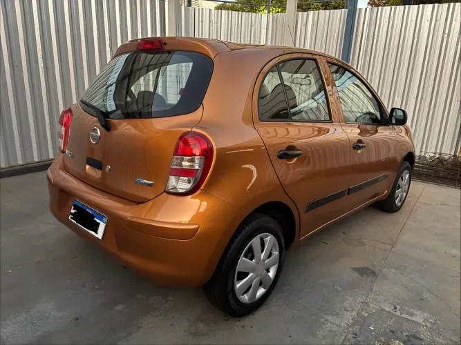 Nissan March 1.0 16V Flex Fuel 5P 2013