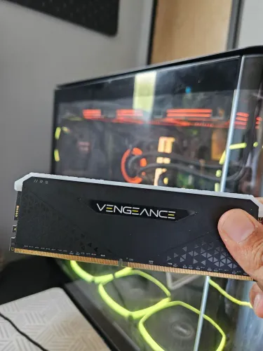Memória RAM 16GB DDR4 3200MHz - Vengeance, CMG16GX4M1E3200C16