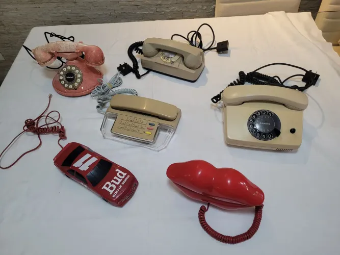 Coleção de telefones antigos