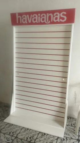 Expositor de havaianas