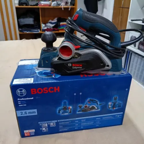 Plaina Bosch GHO-700 - 220V