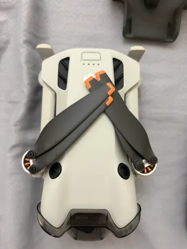 Kit drone DJI 4 PRO + óculos GOOGLE + controle EMOTION fotos originais