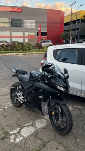YAMAHA R15 2025
