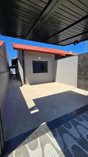 Casa para Venda em Itanhaém, Loty, 2 dormitórios, 1 suíte, 2 banheiros, 1 vaga