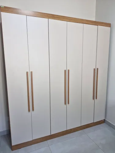 Guarda-roupa 5 meses de uso