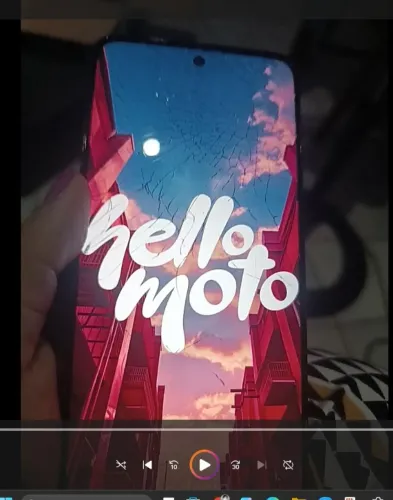 MOTO G35 5G - TELA TRINCADA - o touch funciona 100% e sem manchas no display.