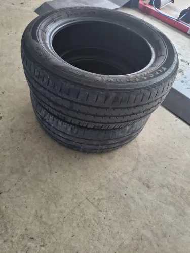 2 Pneus Firestone 195/60R15 meia vida
