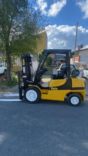 Empilhadeira Yale ano 2019