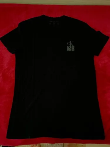 Camiseta calvin klein - preta p