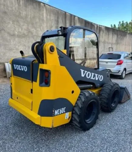 Mini Carregadeira Volvo mc60c 2014