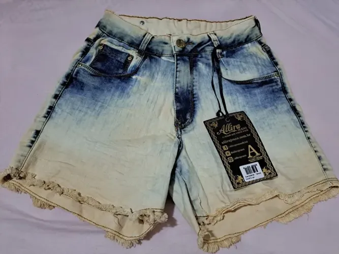 Imperdível!! Lindo Shorts jeans 42 novo. Marca Allira