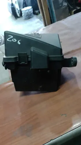 Suporte caixa de fusível Peugeot 206 com tampa