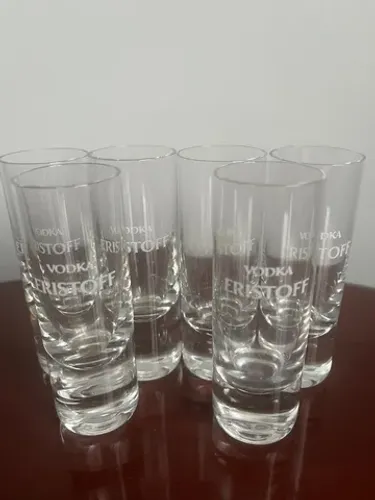 Copinho de dose vodka eristoff 