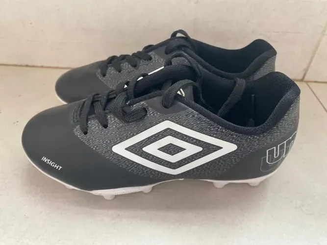 Chuteira infantil para campo - Umbro
