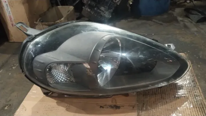 Farol Punto 2013 LD recuperado 