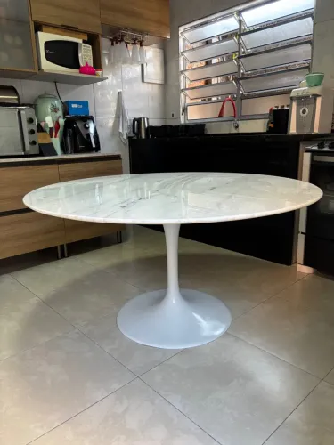 Mesa jantar redonda 1,40X1,40 tampo em mármore branco 