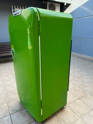 Vendo geladeira estilo retrô<br>Frigidaire produzida pela General Motors
