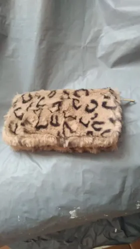 Carteira feminina nova (baixamos)