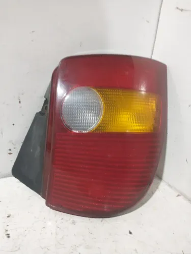 Lanterna traseiro direito Palio 98/00 fiasa 