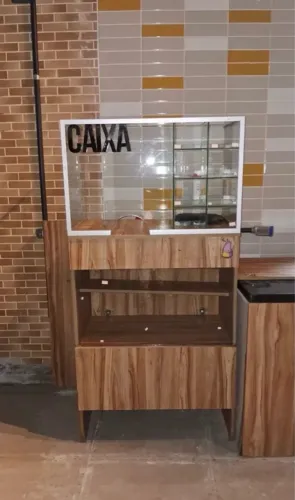 Caixa com baleiro 600,00