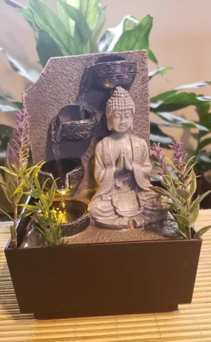Fonte decorativa Buda, já vem com led,fonte e folhagem...