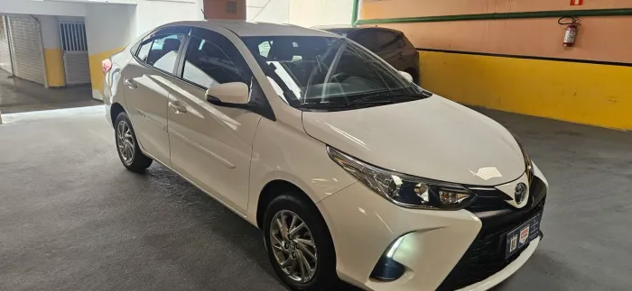 Yaris xs sedan 22/23
